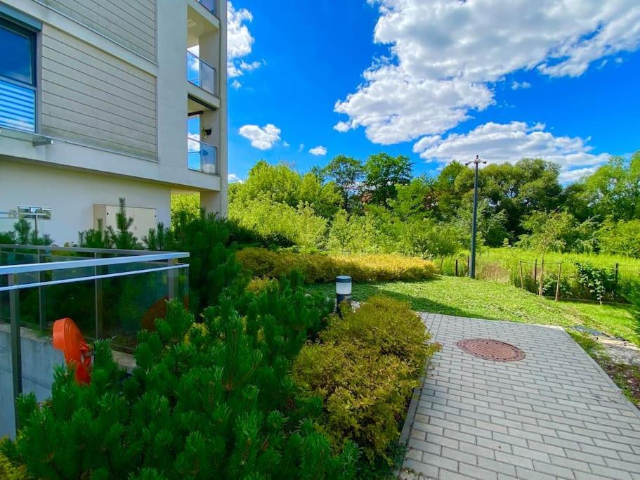 Smart Art :) Z Bezplatnym Parkingiem Podziemnym Apartment Kielce Bagian luar foto